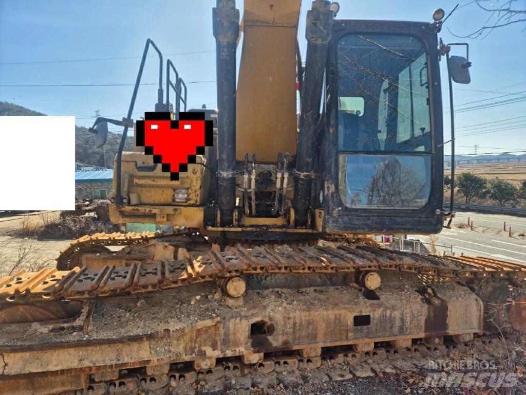 CAT 330F 대형 굴삭기 29톤 이상