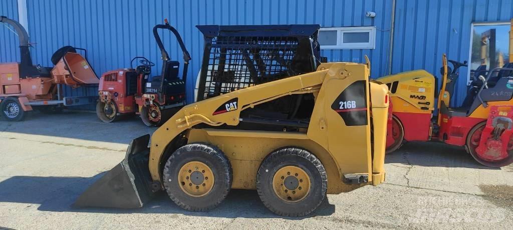 CAT 216  스키드로더