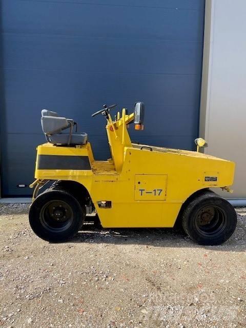 Sakai TS 160 공기 타이어 롤러