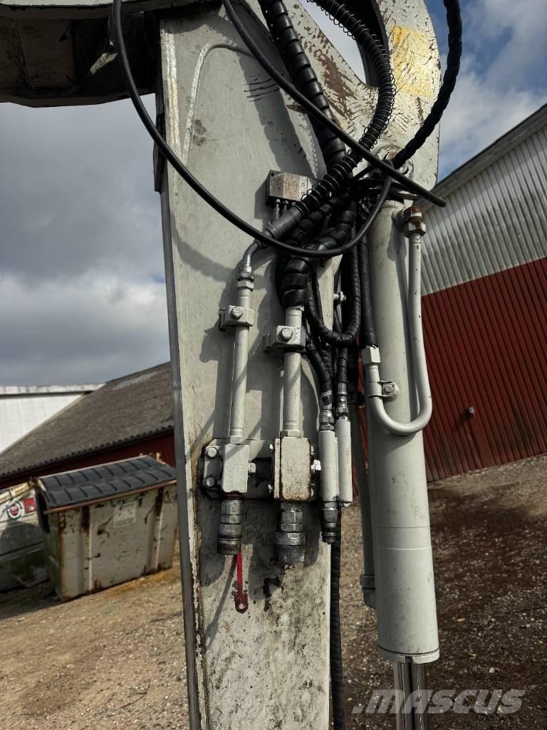 Takeuchi TB 370 대형 굴삭기 29톤 이상