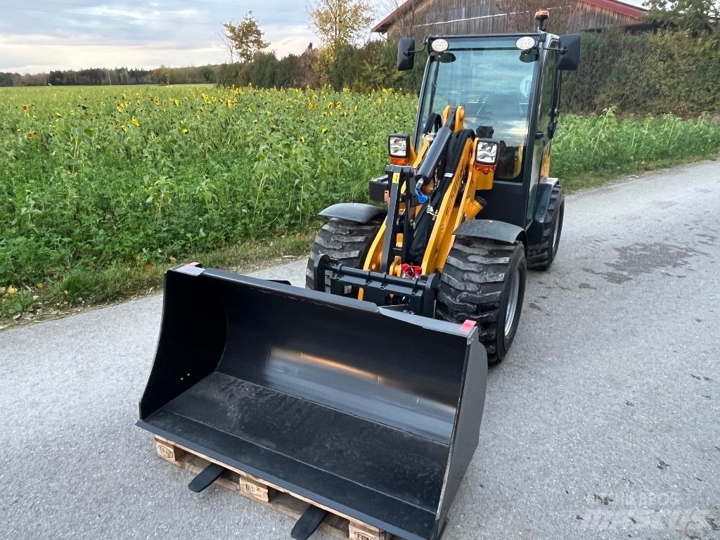 Schäffer 2430 SLT  스키드로더