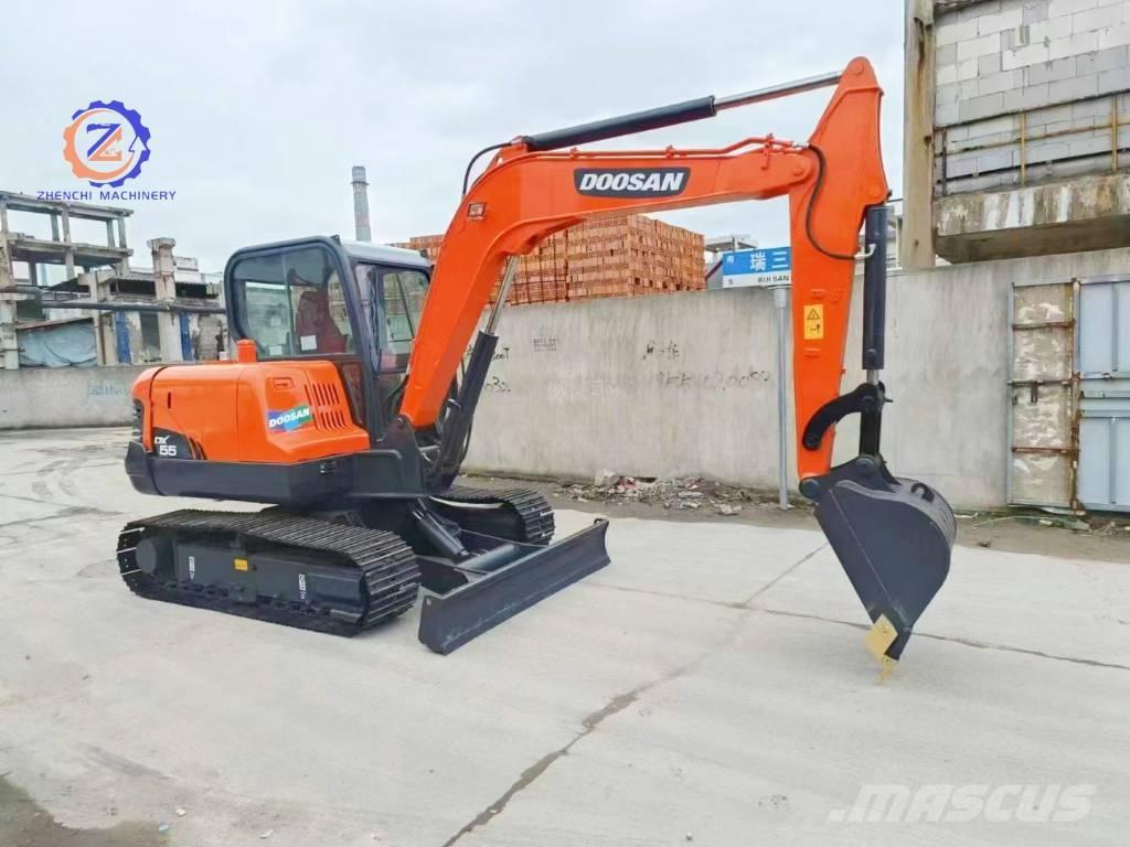 Doosan DX 55 소형 굴삭기 7톤 미만