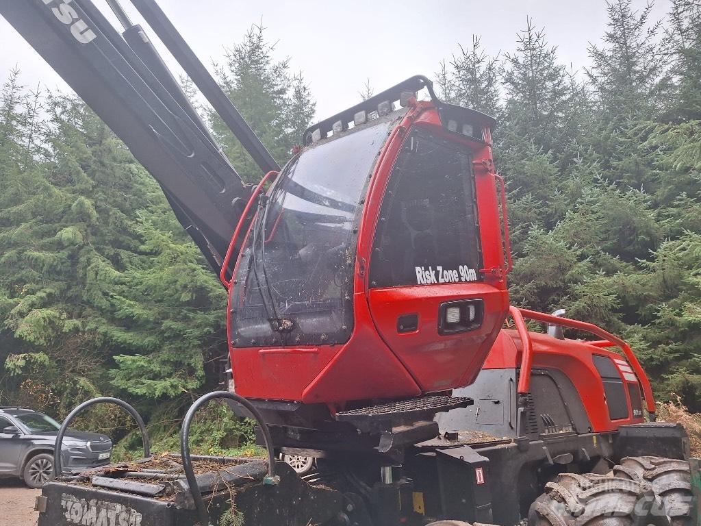 Komatsu 901 XC 원목 하베스터