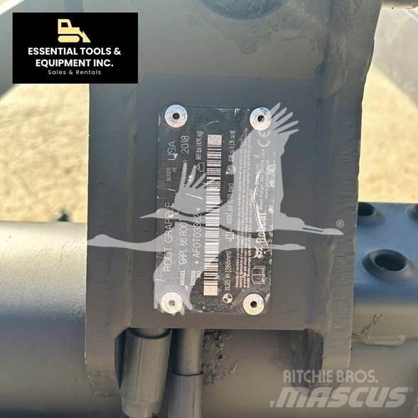 Bobcat 66 집게