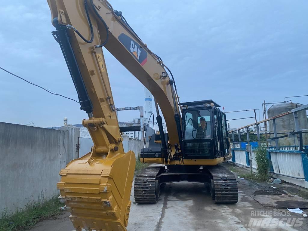 CAT 320 D 대형 굴삭기 29톤 이상