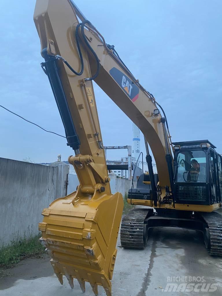 CAT 320 D 대형 굴삭기 29톤 이상