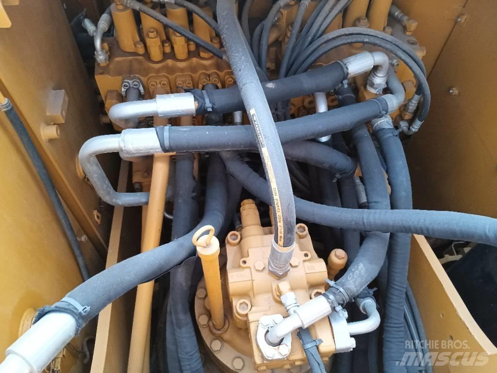 CAT 320D2 중형굴삭기 7톤-28톤