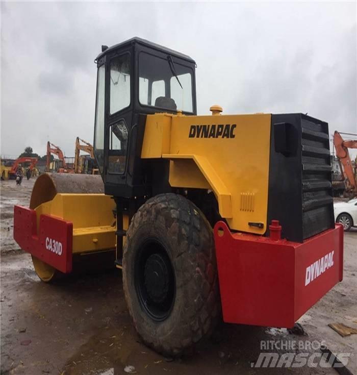 Dynapac CA 30 D 싱글 드럼 롤러