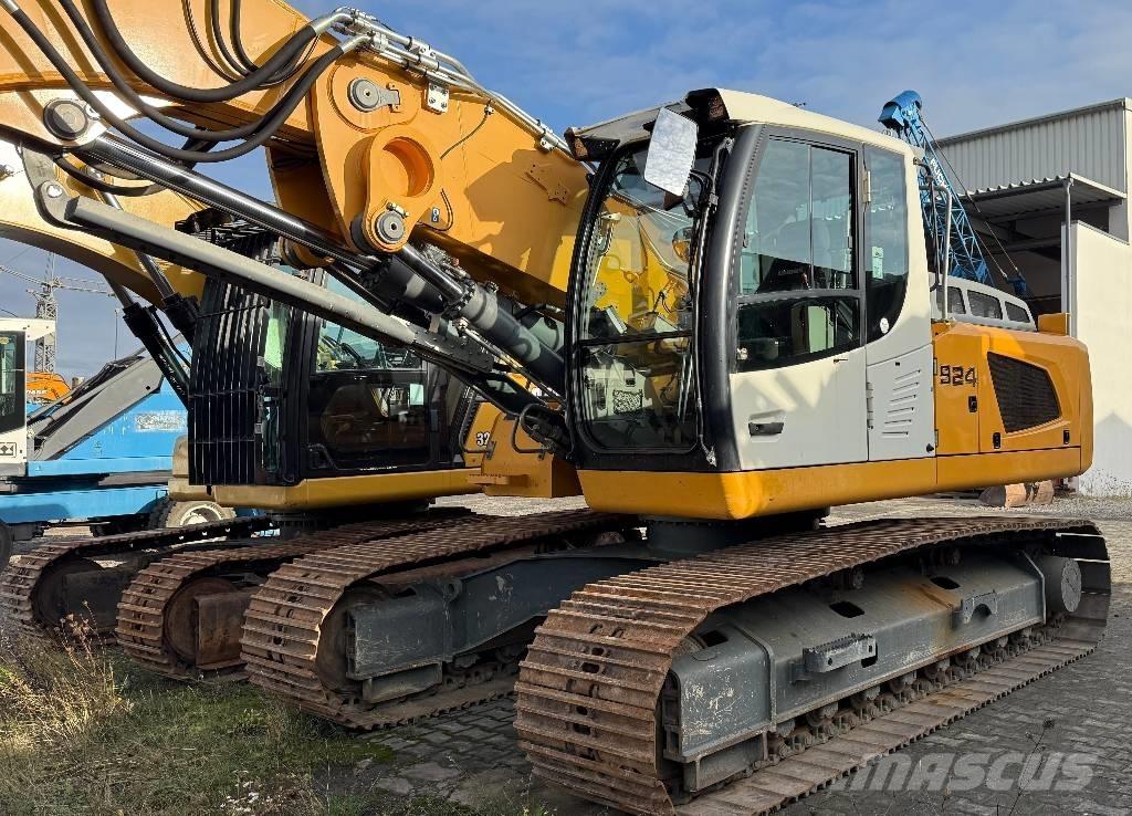Liebherr R924 SLC 대형 굴삭기 29톤 이상