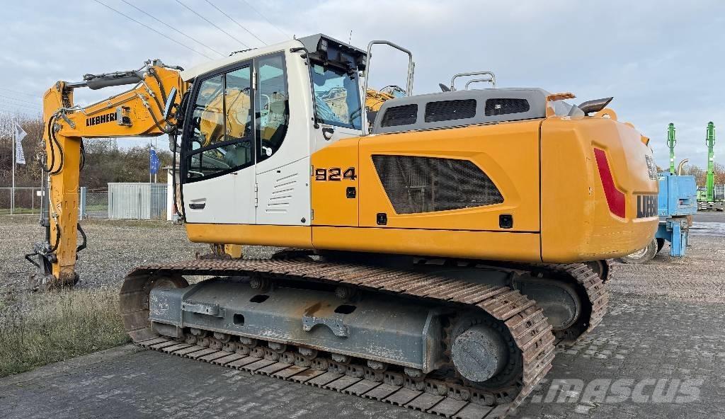 Liebherr R924 SLC 대형 굴삭기 29톤 이상