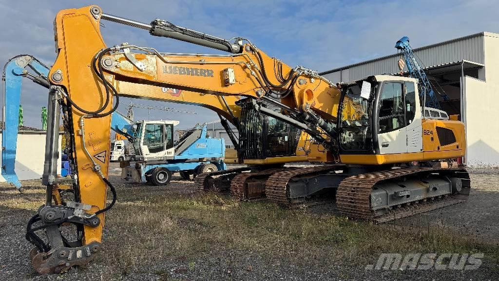 Liebherr R924 SLC 대형 굴삭기 29톤 이상