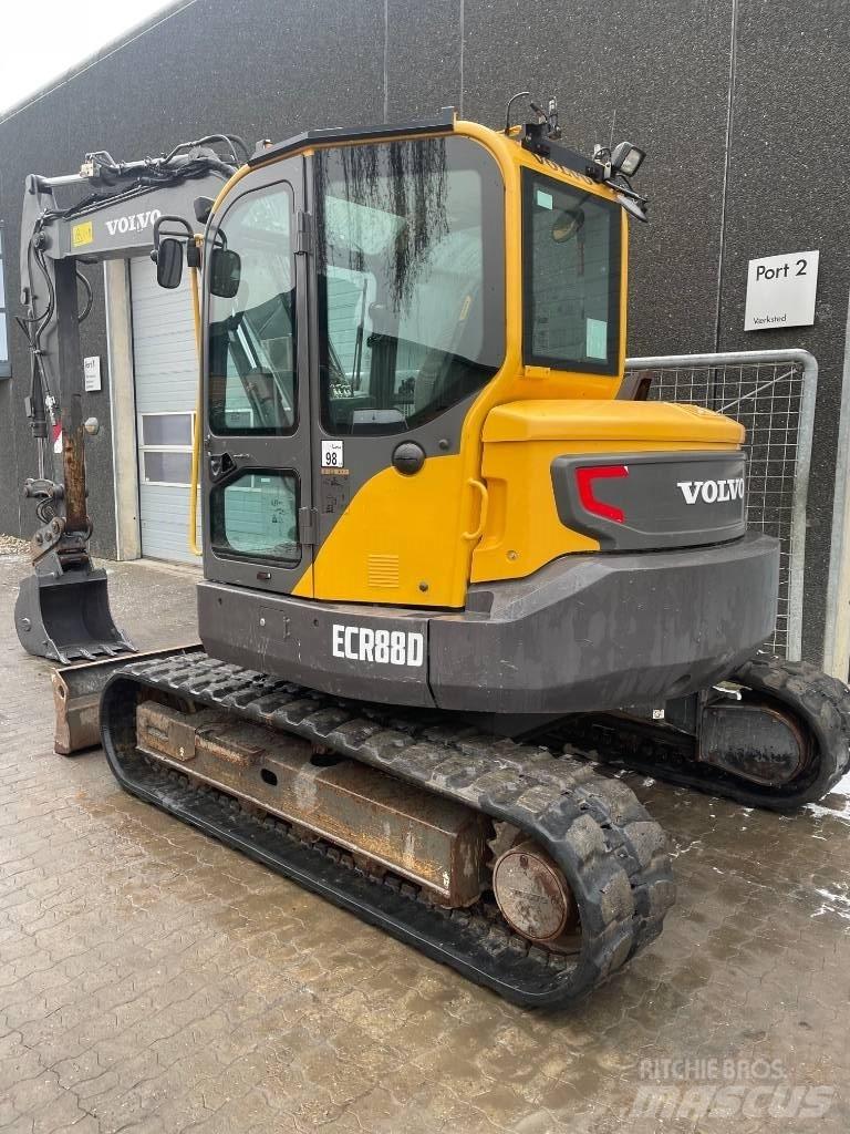 Volvo ECR88D 중형굴삭기 7톤-28톤