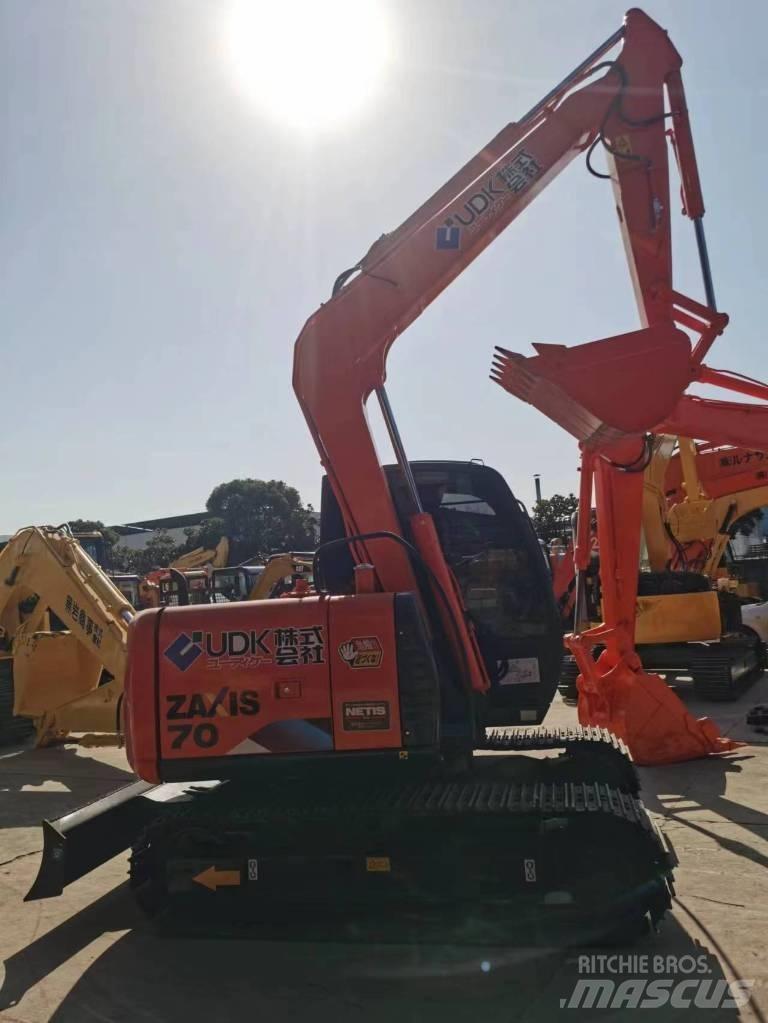 Hitachi ZX 70 소형 굴삭기 7톤 미만