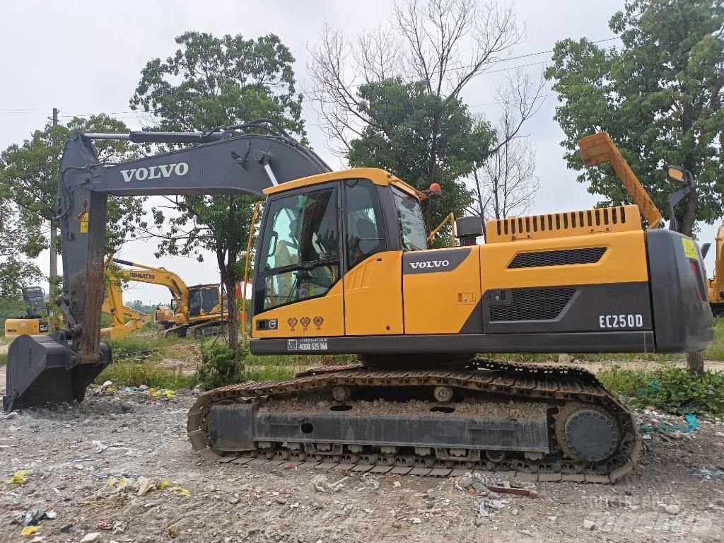 Volvo EC250D 대형 굴삭기 29톤 이상