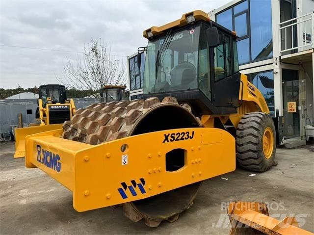 XCMG XS 223 J 싱글 드럼 롤러