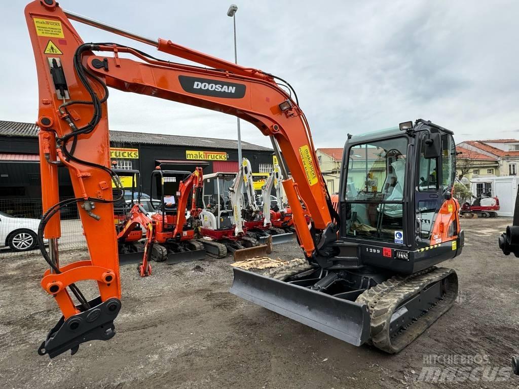 Doosan DX 55 소형 굴삭기 7톤 미만