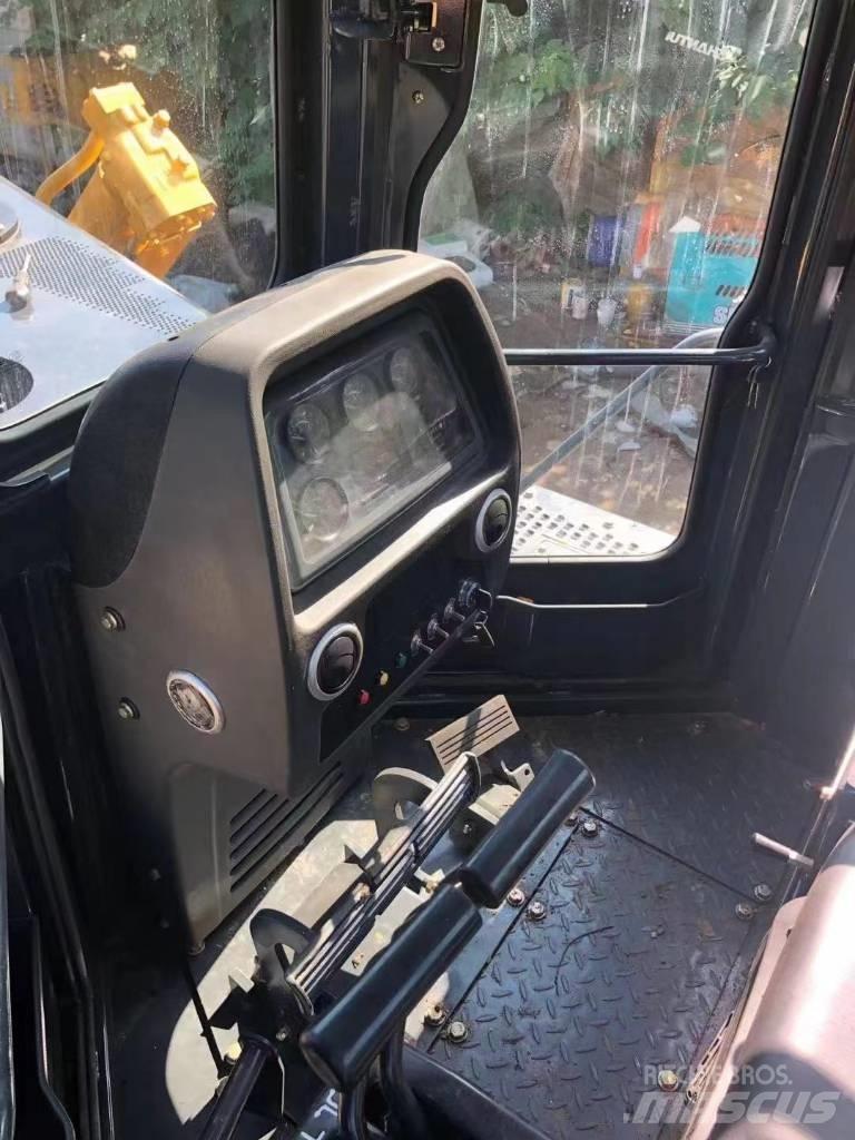 Shantui SD 22 크롤러 도저