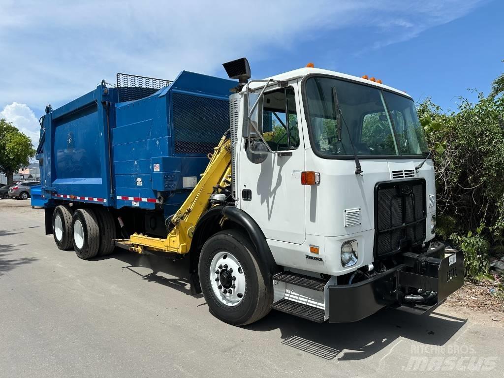 Autocar XPEDITOR 폐기물 수거 트럭