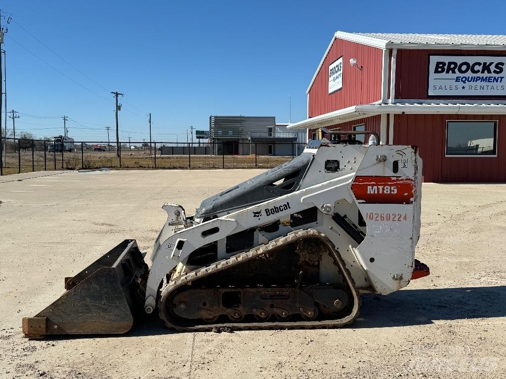 Bobcat MT 85  스키드로더