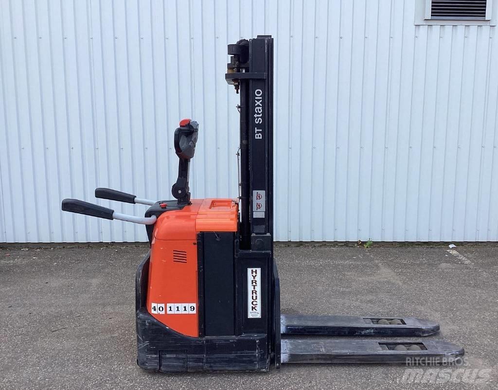 BT SPE 125 보행식 리치 지게차