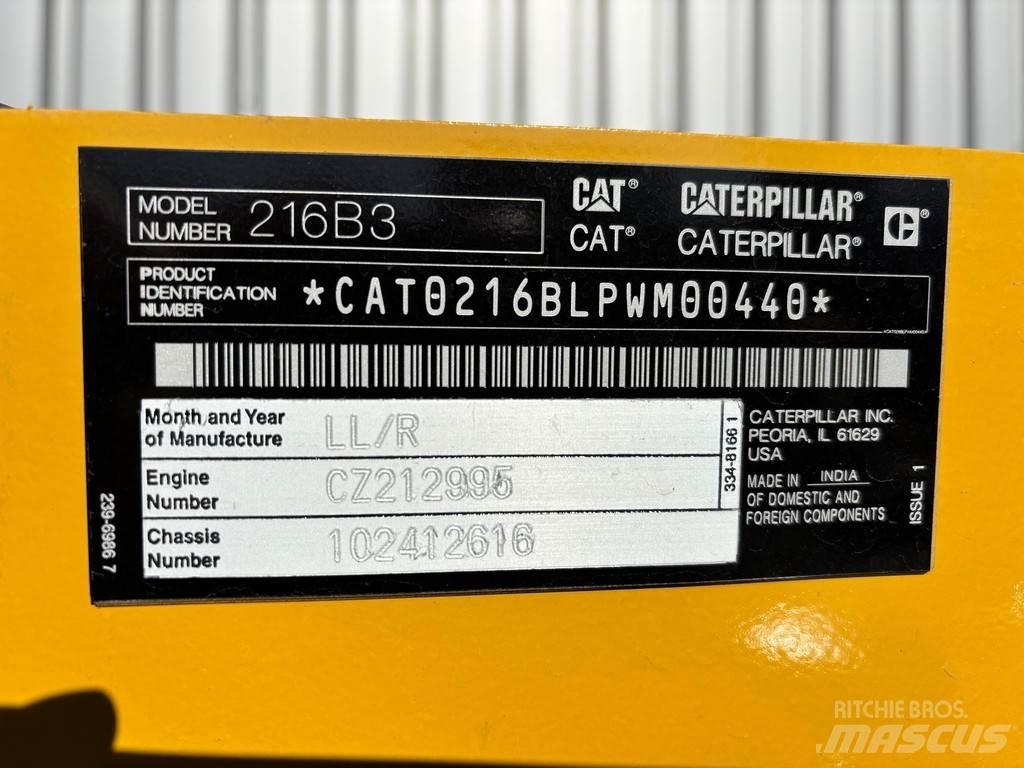 CAT 216B3  휠로우더