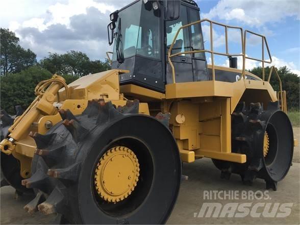 CAT 826G 폐기물 다짐기