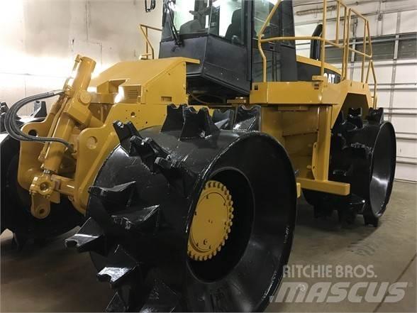 CAT 826G 폐기물 다짐기
