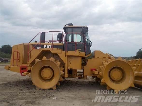 CAT 826H 폐기물 다짐기