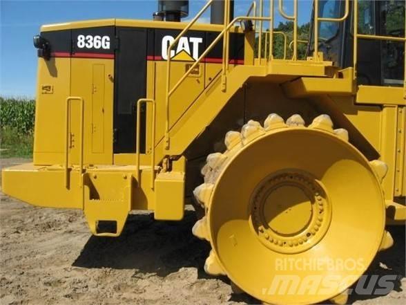 CAT 836G 폐기물 다짐기