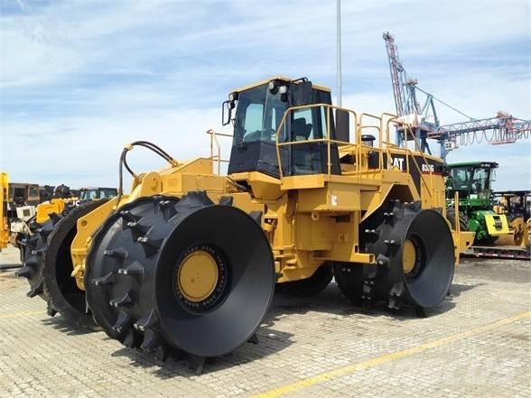 CAT 836G 폐기물 다짐기
