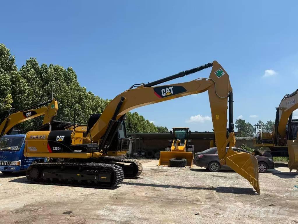CAT 320 D 대형 굴삭기 29톤 이상
