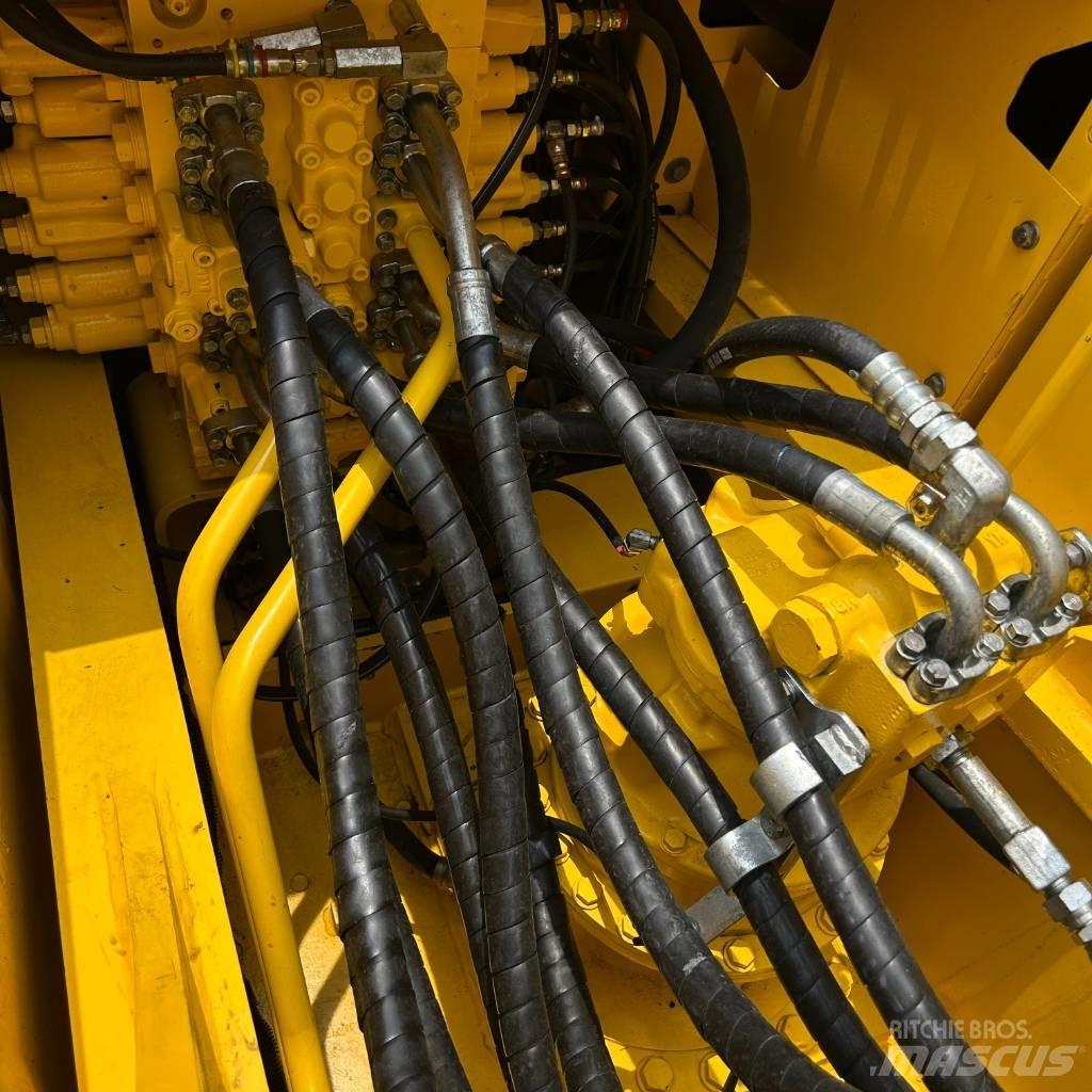 Komatsu 220-8 대형 굴삭기 29톤 이상