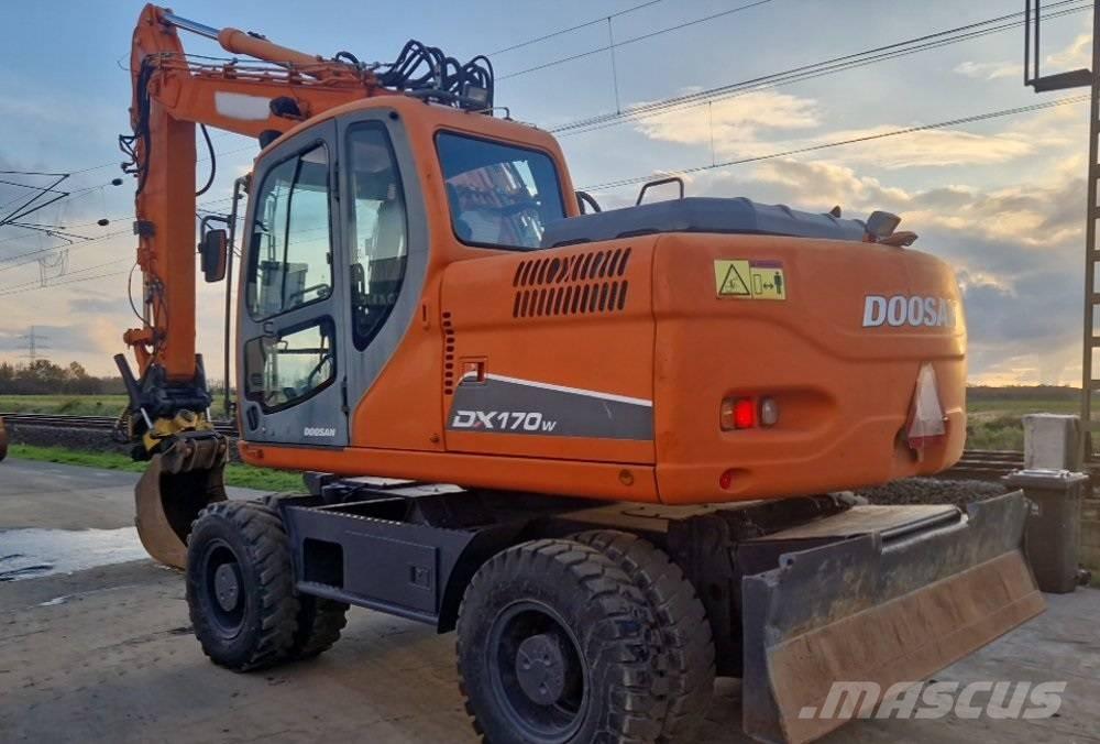 Doosan DX 170 W  휠 굴삭기