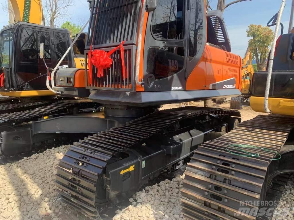 Doosan DX 225 LC 대형 굴삭기 29톤 이상