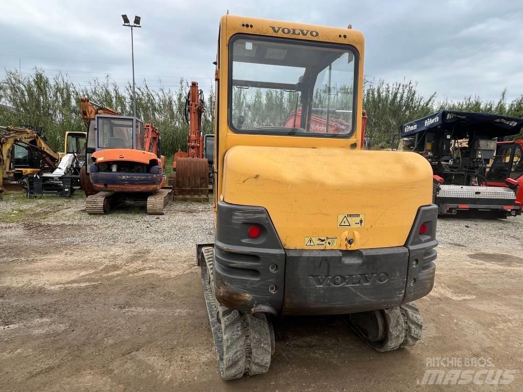 Volvo EC 25 소형 굴삭기 7톤 미만