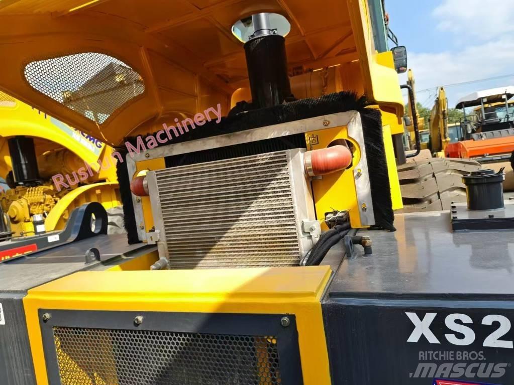 XCMG XS 263 J 싱글 드럼 롤러