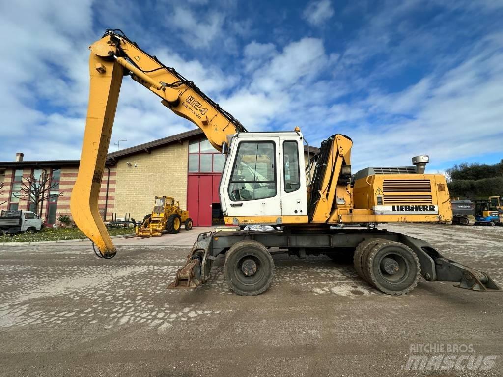 Liebherr A 924 B 폐기물/산업 처리기