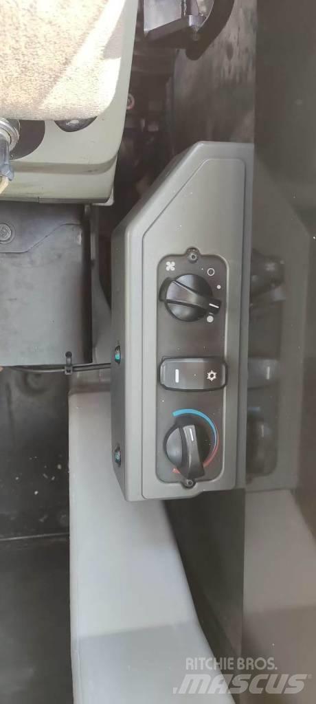 CAT 305.5 E2 소형 굴삭기 7톤 미만