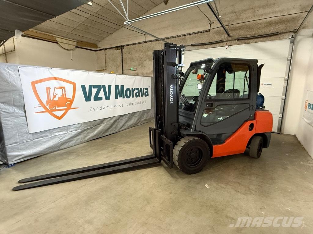 Toyota 02-8 FGJF 35 LPG 지게차