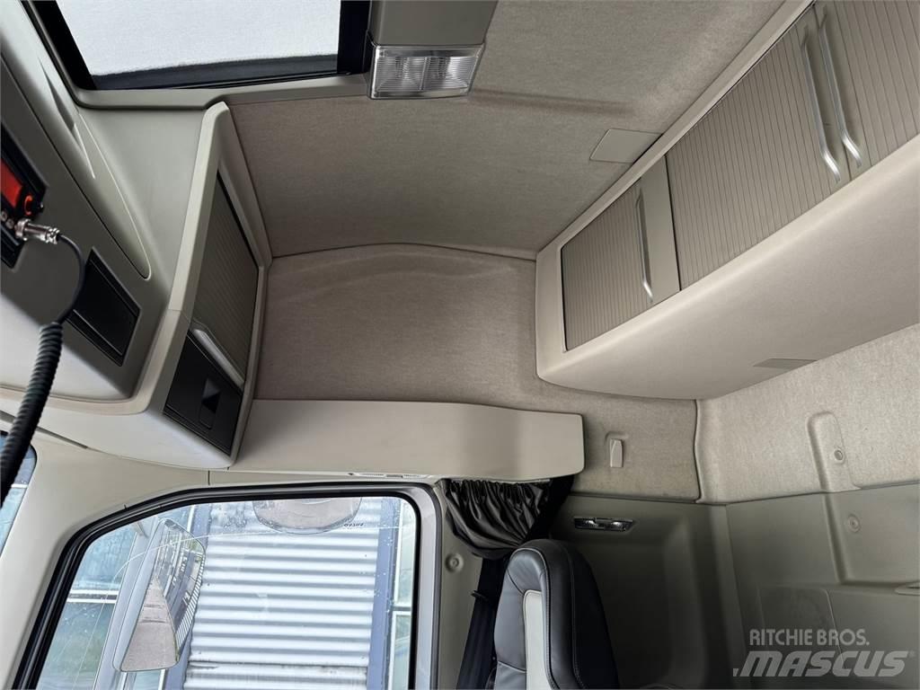 Volvo FH540 8x4 덤프 트럭
