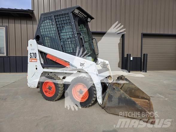 Bobcat S70  스키드로더