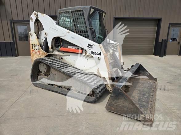 Bobcat T300  스키드로더
