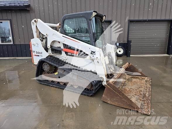 Bobcat T750  스키드로더