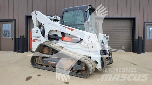 Bobcat T870  스키드로더