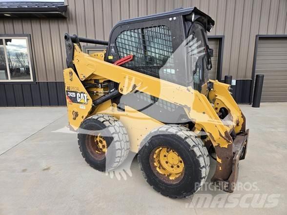 CAT 242D  스키드로더