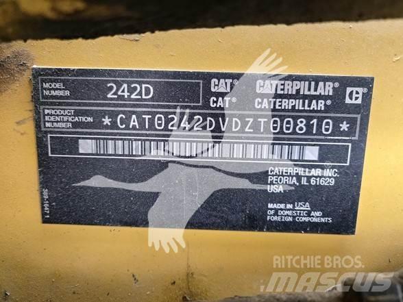 CAT 242D  스키드로더