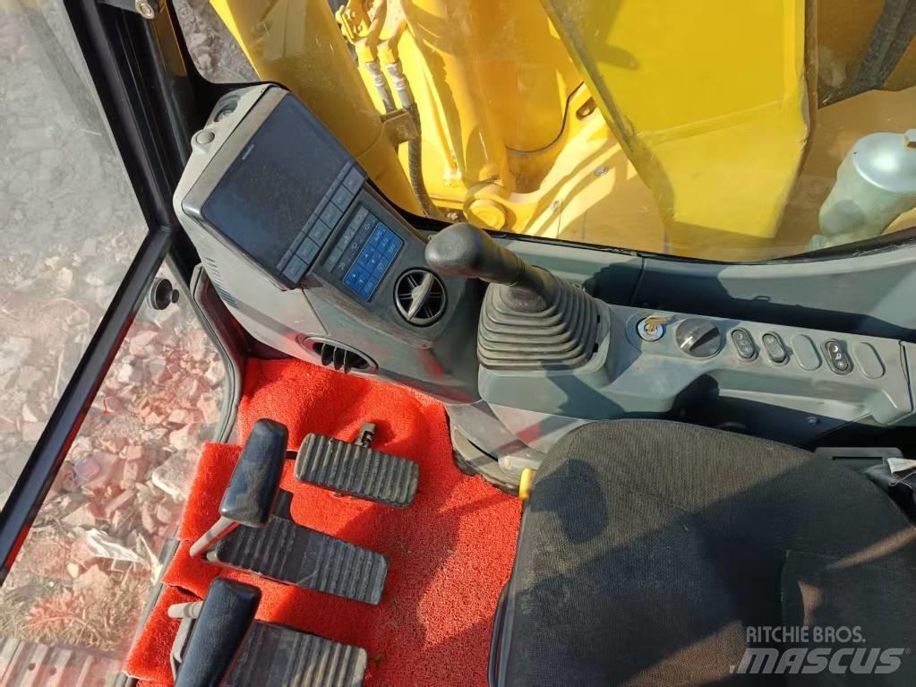 Komatsu PC138US 대형 굴삭기 29톤 이상