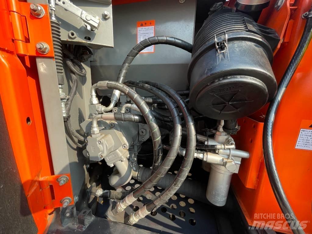 Hitachi ZX 75 대형 굴삭기 29톤 이상