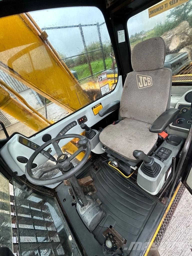 JCB JS 130 W  휠 굴삭기