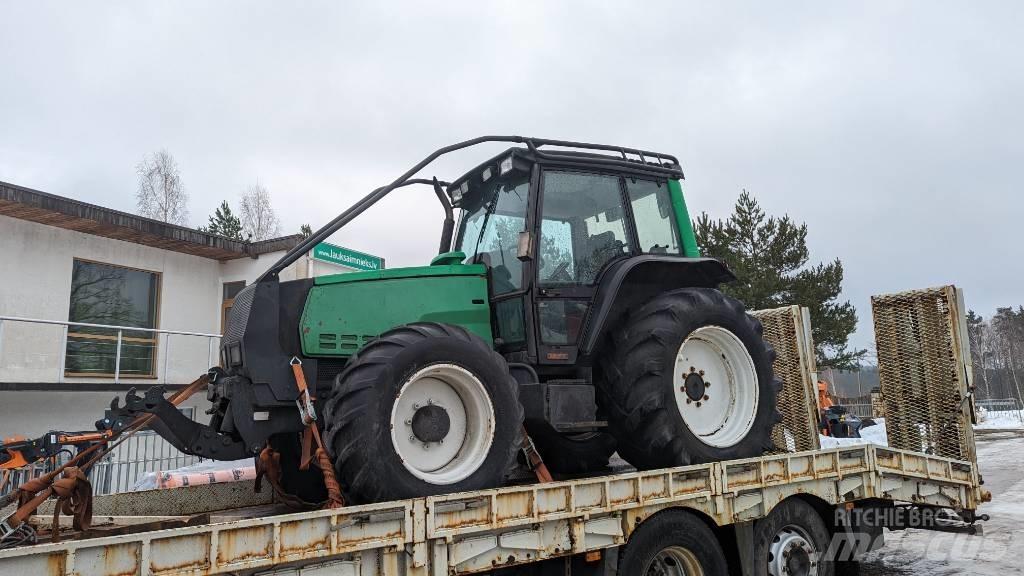 Valtra Loader 농업용 텔레 핸들러